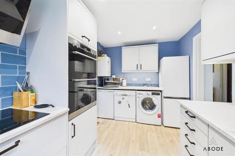 3 bedroom detached house for sale, Highlands Drive, Burton-on-Trent DE15
