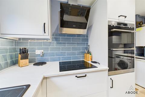 3 bedroom detached house for sale, Highlands Drive, Burton-on-Trent DE15