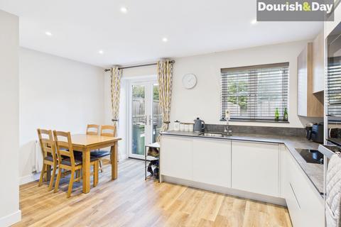 2 bedroom semi-detached house to rent, Tudor Close, Market Drayton TF9
