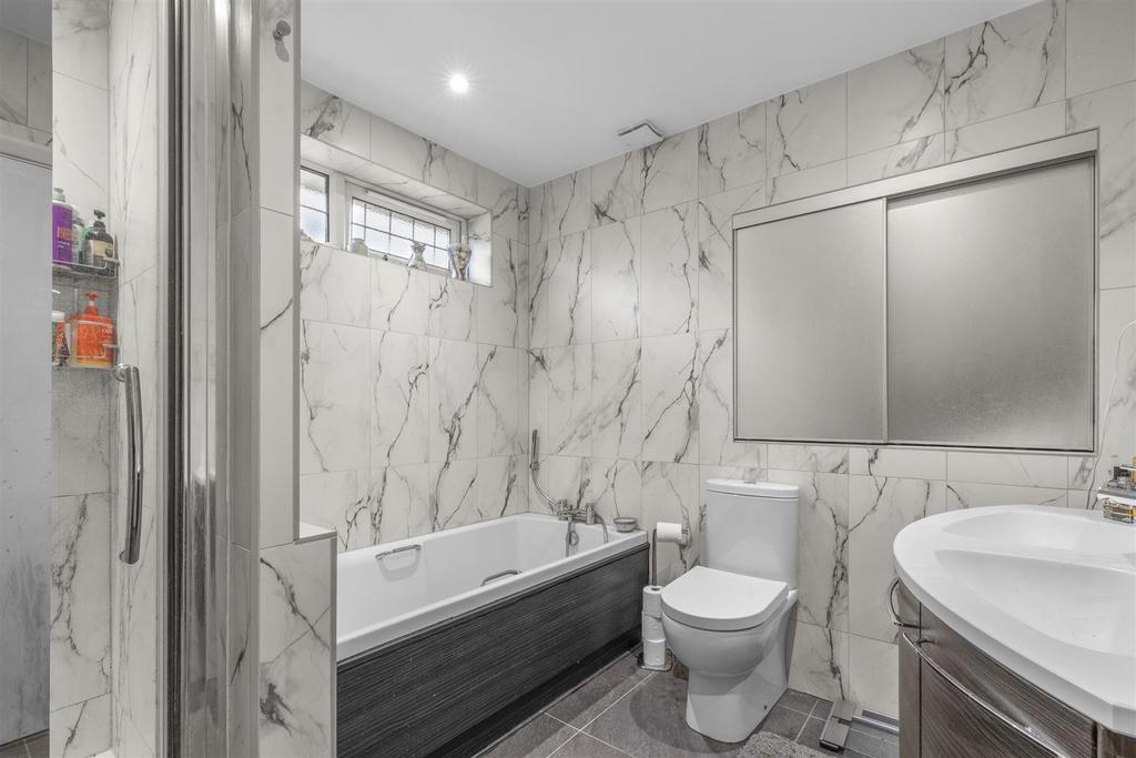 25 Marlow Rd, HP11 1 TA-12.jpg