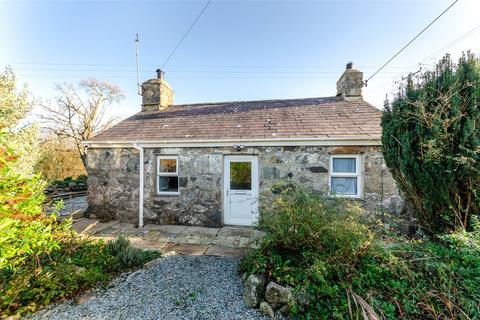 2 bedroom detached house for sale - Pontllyfni, Caernarfon, Gwynedd, LL54