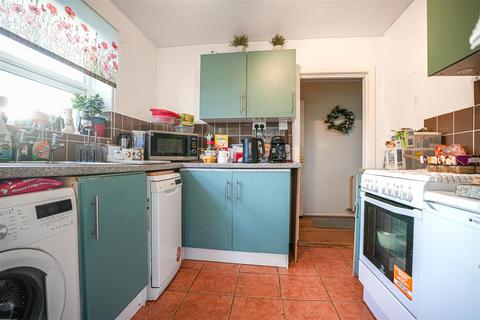 3 bedroom semi-detached house for sale, Brunel Close, Whitnash, Leamington Spa