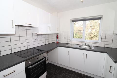 2 bedroom flat to rent, Montargis Way, CROWBOROUGH