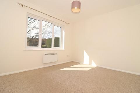 2 bedroom flat to rent, Montargis Way, CROWBOROUGH