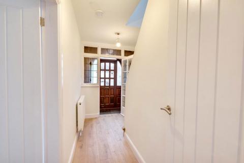 3 bedroom detached house to rent, St Helens Crescent, Trowell, Nottingham, NG9 3PZ