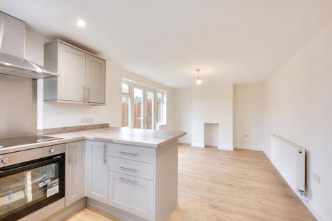 3 bedroom detached house to rent, St Helens Crescent, Trowell, Nottingham, NG9 3PZ