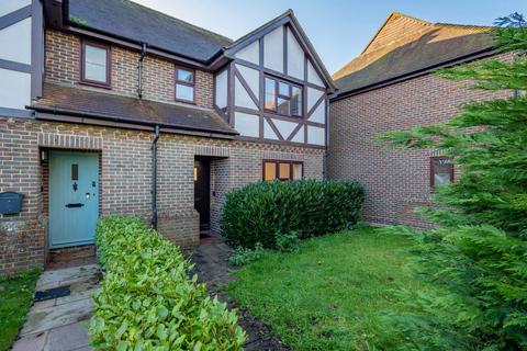 3 bedroom semi-detached house for sale - Court Meadow, Crowborough TN6