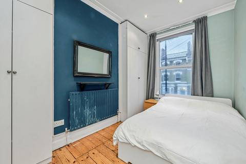 2 bedroom flat for sale, Ferndale Road, London SW4