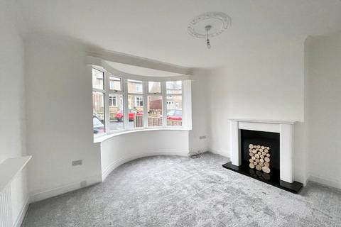 2 bedroom semi-detached house for sale, Broomfield Road, Marsh, HD1