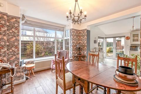 3 bedroom semi-detached house for sale, Holmfield Avenue East, Leicester, LE3