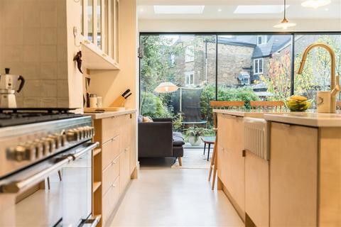 5 bedroom semi-detached house for sale, Ryde Vale Road, London SW12