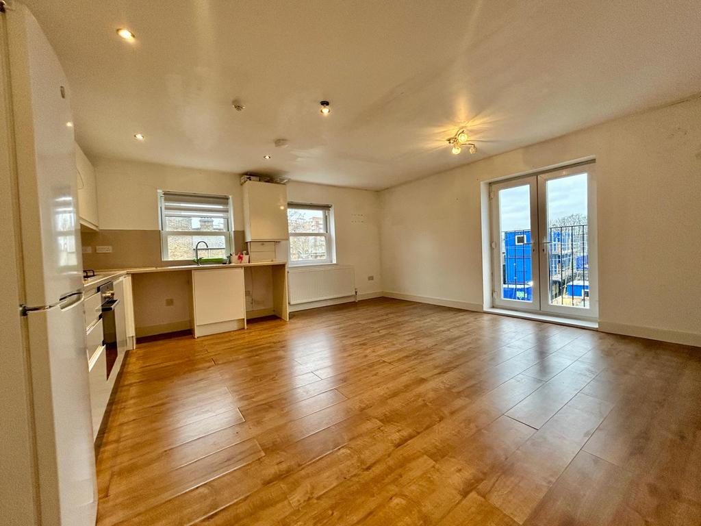 2 bedroom Flat For Rent in Tottenham