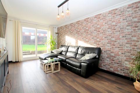 3 bedroom end of terrace house to rent, Lovell Path, Ifield, Crawley, West Sussex. RH11 0RH