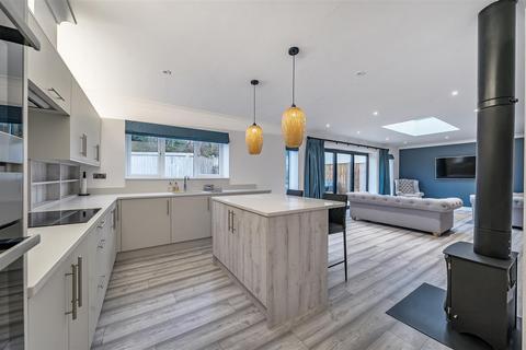 2 bedroom detached house for sale, Barnes Rise, Kings Langley