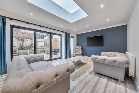 2 bedroom detached house for sale, Barnes Rise, Kings Langley