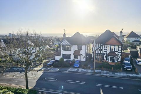3 bedroom flat for sale, Kings Road, Westcliff-On-Sea SS0