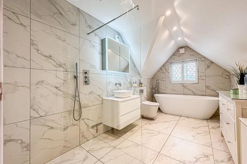 3 bedroom flat for sale, Kings Road, Westcliff-On-Sea SS0