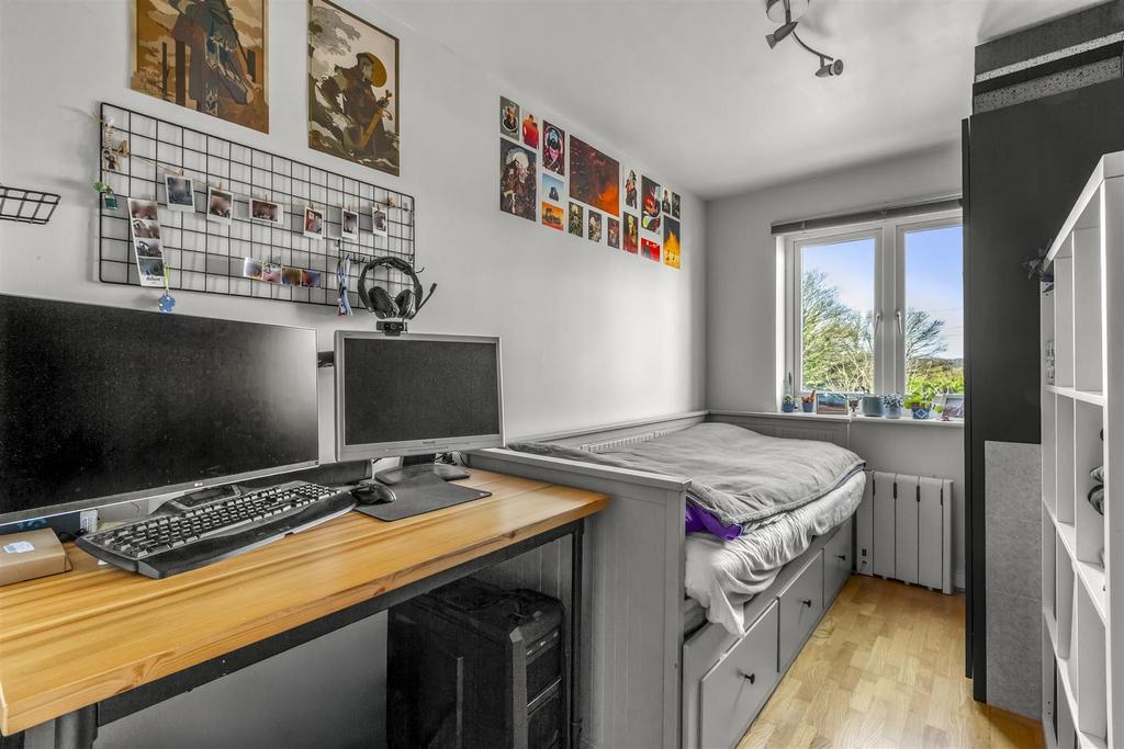 12 Ives House, Ercolani Ave, HP13 7 FZ-8.jpg