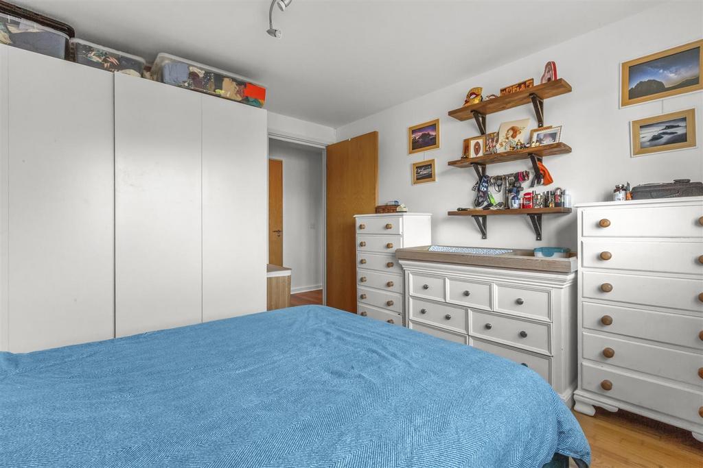 12 Ives House, Ercolani Ave, HP13 7 FZ-7.jpg