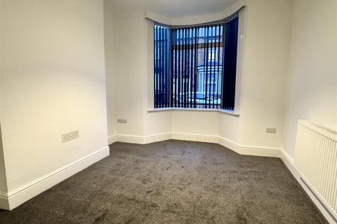 2 bedroom terraced house to rent, Beaconsfield Street, Scarborough