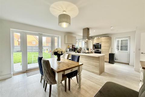 4 bedroom detached house for sale, Petty Croft, Broomfield, Chelmsford