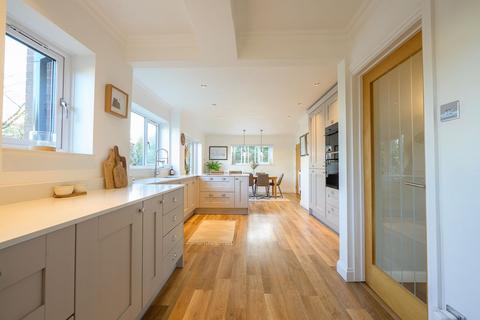 4 bedroom detached house for sale, Much Birch, HR2 8HX