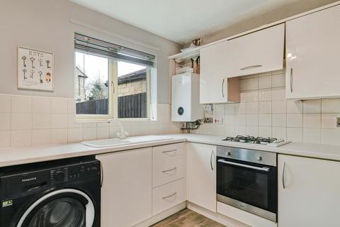 3 bedroom semi-detached house for sale, Elm Close, Rossington, DN11