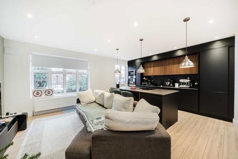 3 bedroom flat for sale, Crown Lane Gardens, London SW16