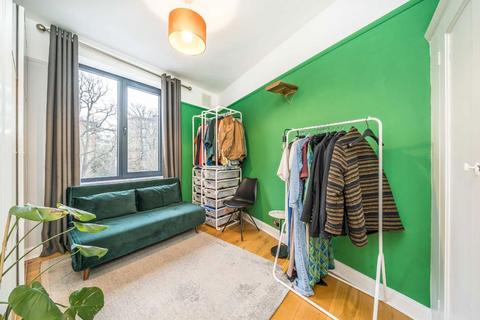 3 bedroom flat for sale, Brixton Hill, London SW2