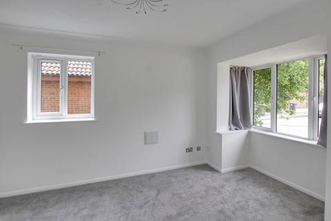 1 bedroom property to rent, Lindisfarne Close, St. Neots PE19
