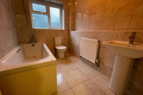 2 bedroom flat to rent, Amersham Road, London SE14