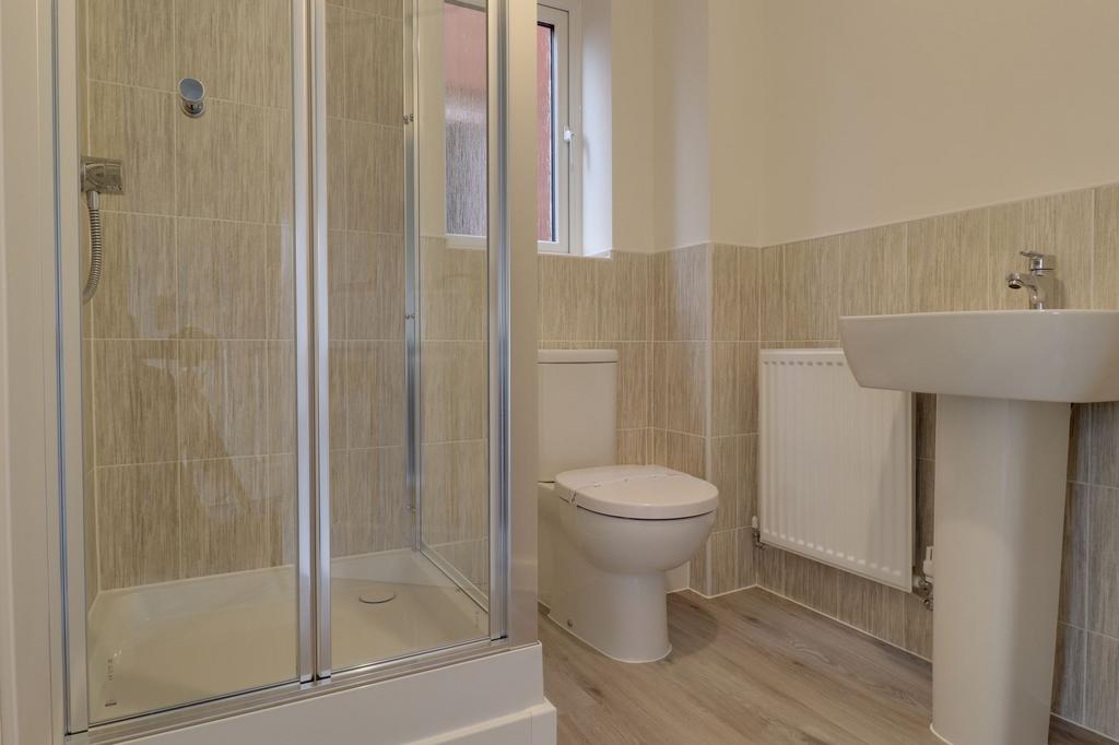 En-Suite Bathroom