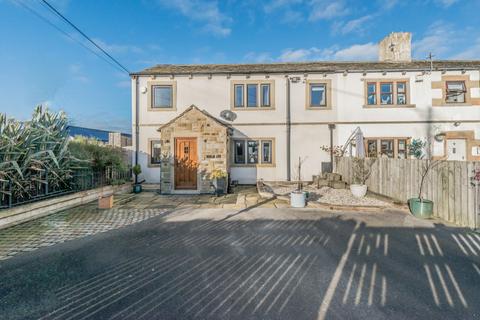 3 bedroom terraced house for sale - Latham Lane, Gomersal, Cleckheaton, BD19