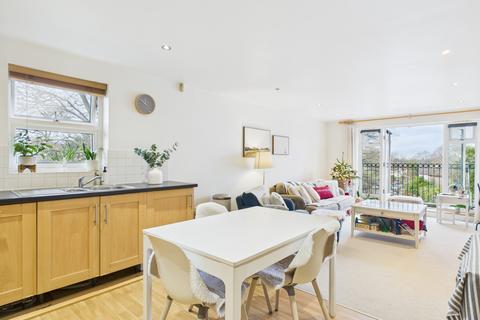 2 bedroom flat to rent, Lansdowne Road, Bromley, Kent, BR1