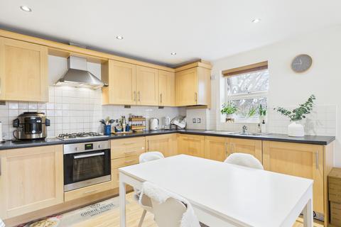 2 bedroom flat to rent, Lansdowne Road, Bromley, Kent, BR1