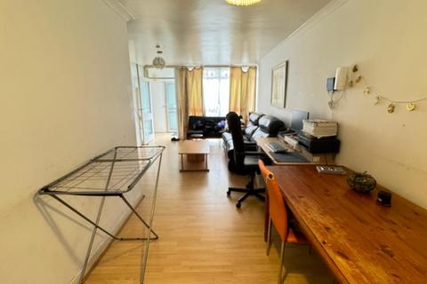 3 bedroom terraced house for sale, Lawdons Gardens, Croydon CR0