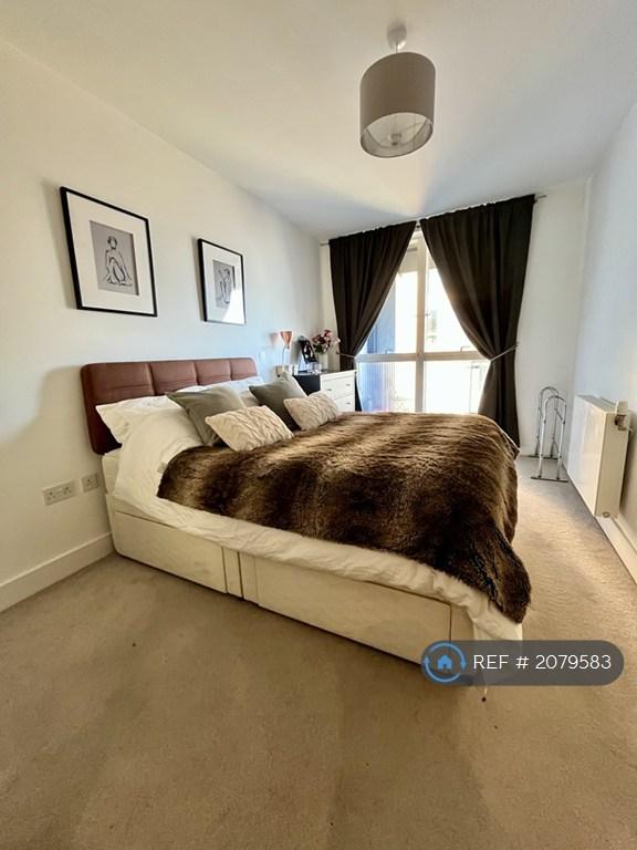 Luxurious Bedroom With King Size Bed