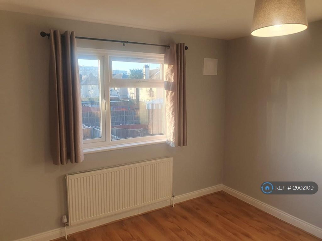 Large Bedroom