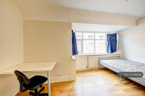 undefined, Oaklea Passage, Kingston Upon Thames, KT1