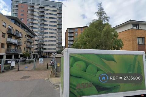 1 bedroom flat to rent - Gateway Court, Ilford, IG2