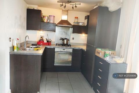 1 bedroom flat to rent, Gateway Court, Ilford, IG2