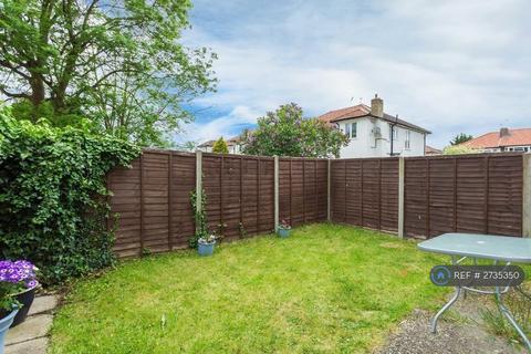 2 bedroom maisonette to rent, West End Road, Ruislip, HA4
