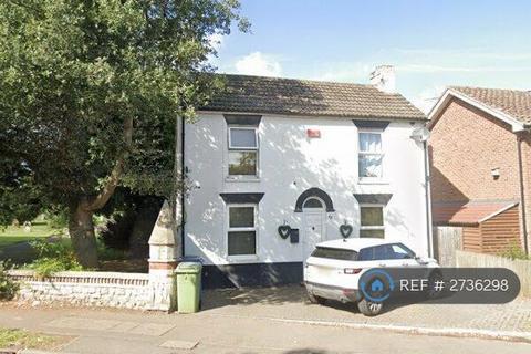 1 bedroom in a house share to rent, Bell Road, Sittingbourne, ME10