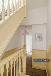 3 bedroom flat to rent, High Road Leyton, London, E15
