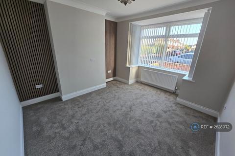 3 bedroom semi-detached house to rent, Fallowfield Avenue, Newcastle Upon Tyne, NE3
