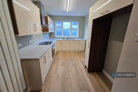 3 bedroom semi-detached house to rent, Fallowfield Avenue, Newcastle Upon Tyne, NE3