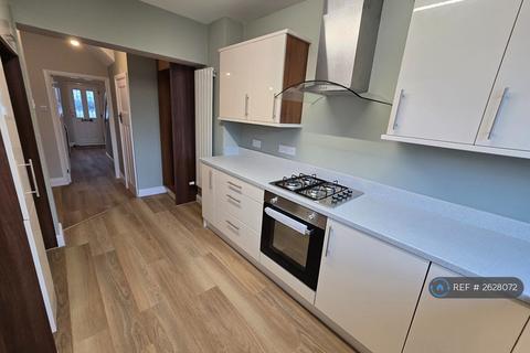 3 bedroom semi-detached house to rent, Fallowfield Avenue, Newcastle Upon Tyne, NE3
