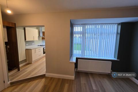 3 bedroom semi-detached house to rent, Fallowfield Avenue, Newcastle Upon Tyne, NE3