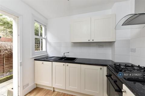 2 bedroom flat to rent, Mandalay Road, London, SW4
