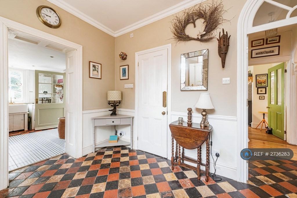 Front Entrance/Hallway